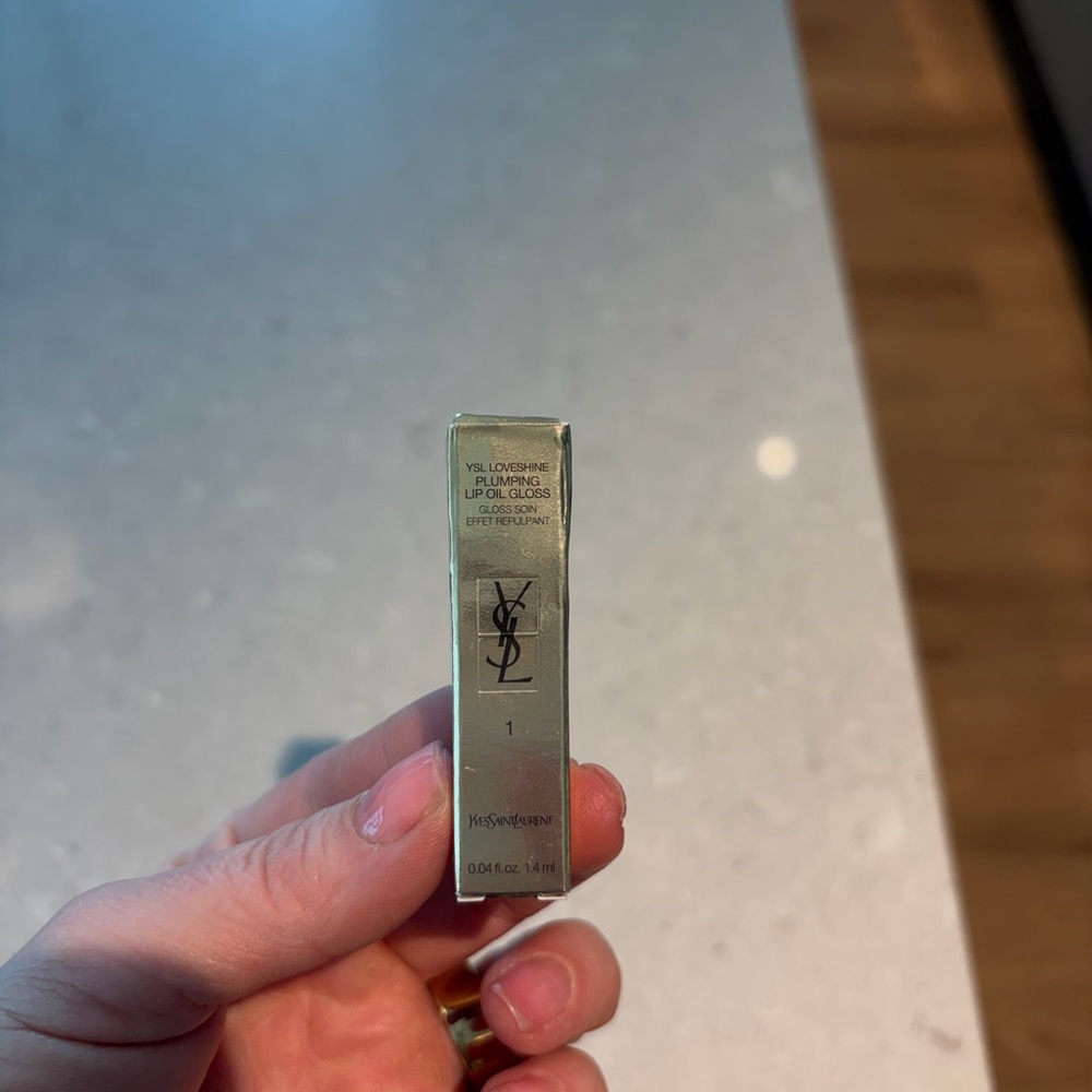 Yves Saint Laurent Lip Gloss Loveshine Plumping Lip Oil